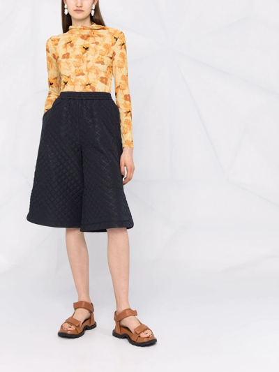 Stella Nova Diamond-quilted Knee-length Shorts In Blau