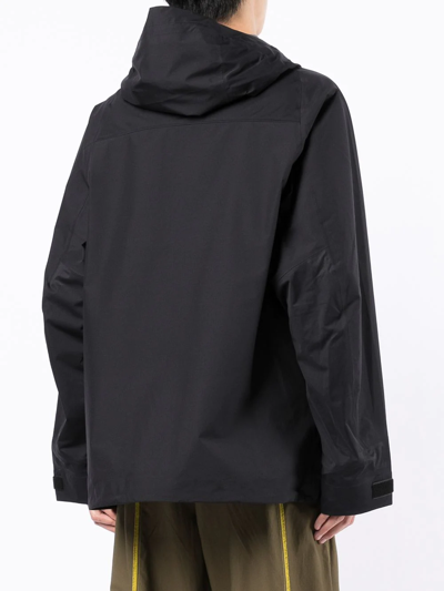 White Mountaineering Hooded Zipped Jacket In Schwarz