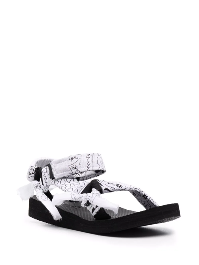 Arizona Love Trekky Bandana-print Flat Sandals In Weiss