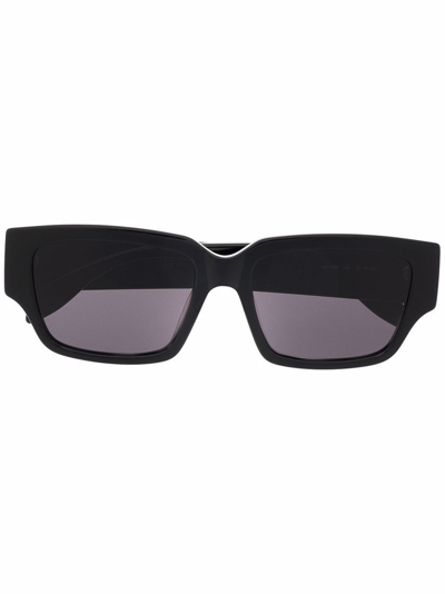 Shop Alexander Mcqueen Logo Sunglasses In Nero