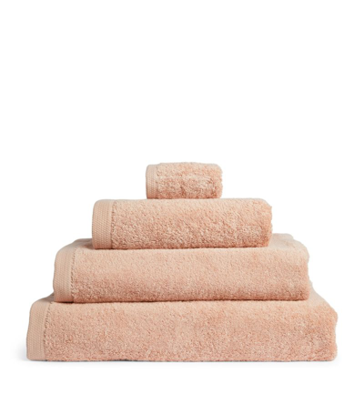 Shop Alexandre Turpault Essentiel Bath Towel (70cm X 140cm) In Nude