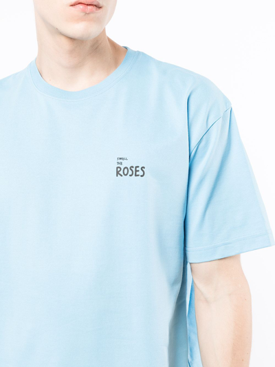 Shop Off Duty Smell The Roses T-shirt In Blau