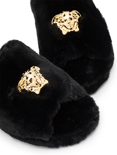 Shop Versace Medusa-plaque Open-toe Slippers In Schwarz