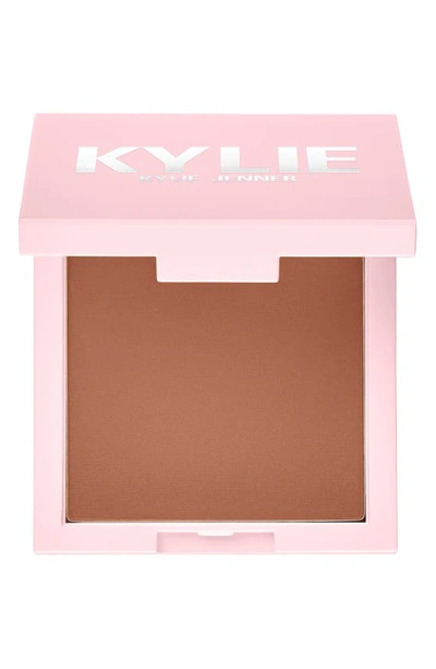 Shop Kylie Cosmetics Pressed Bronzing Powder In Tawny Mami