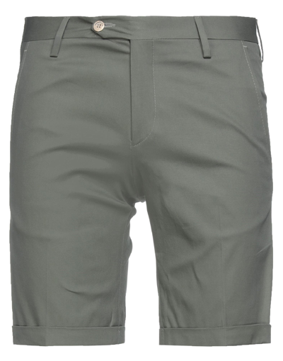 Shop Roberto P  Luxury Roberto P Luxury Man Shorts & Bermuda Shorts Military Green Size 32 Cotton, Elastane