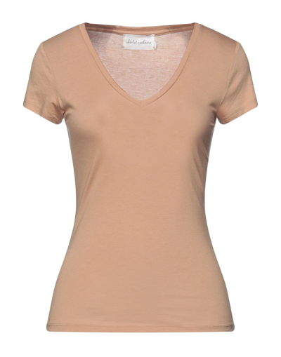 Shop Absolut Cashmere T-shirts In Camel