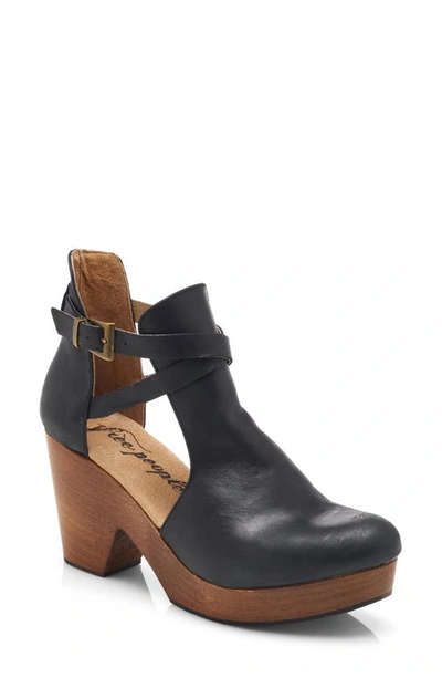 Shop Free People Cedar Clog In Black Leather/ Black