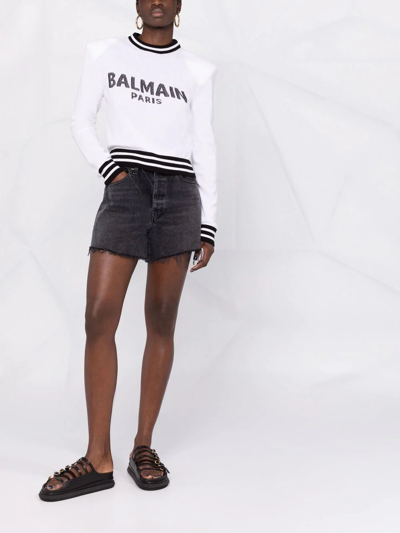 Balmain Logo-intarsia Cropped Jumper In Weiss