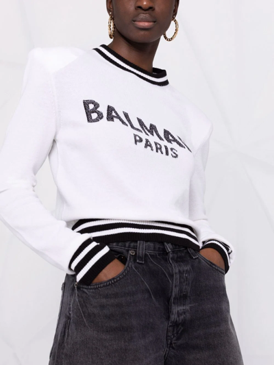 Balmain Logo-intarsia Cropped Jumper In Weiss