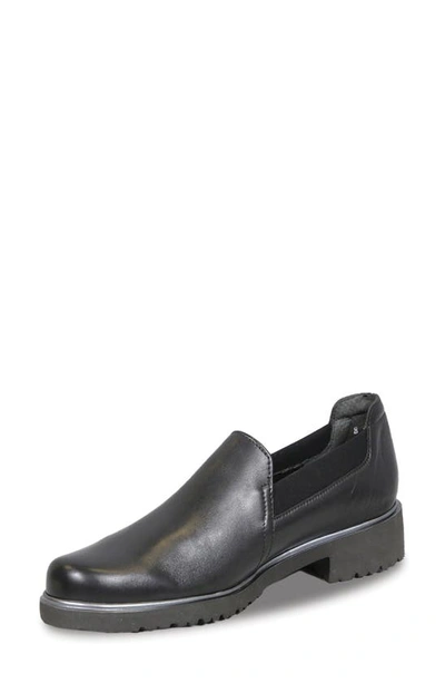 Shop Munro Becca Loafer In Black Leather