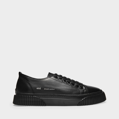 Shop Ami Alexandre Mattiussi Sneakers Low Top Aus Schwarzem Canvas In Black