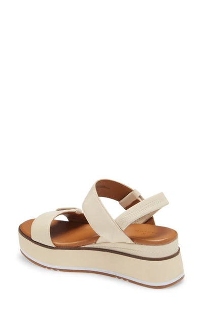 Caslon Briana Platform Sandal In Beige