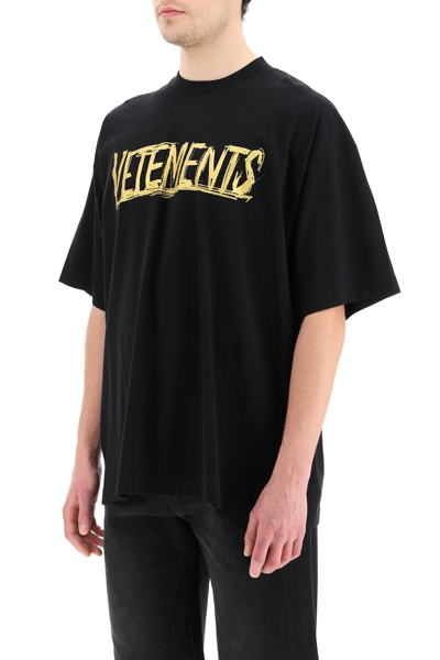 VETEMENTS VETEMENTS WORLD TOUR LOGO PRINT T-SHIRT 