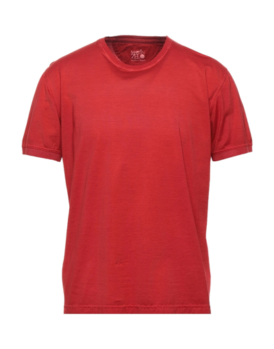 Shop Martin Zelo T-shirts In Red