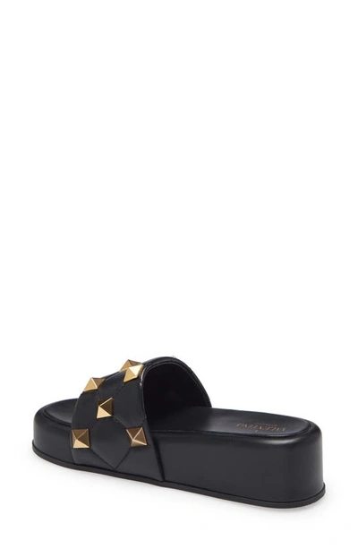 Valentino Roman Stud Flatform Slide Sandal In Quilted Nappa In Nero