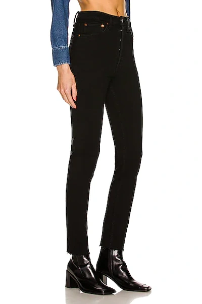 Shop Re/done 90's Ultra High Rise Skinny In Noir
