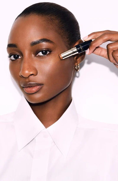 Clé De Peau Beauté Concealer Spf 27 In Nutmeg