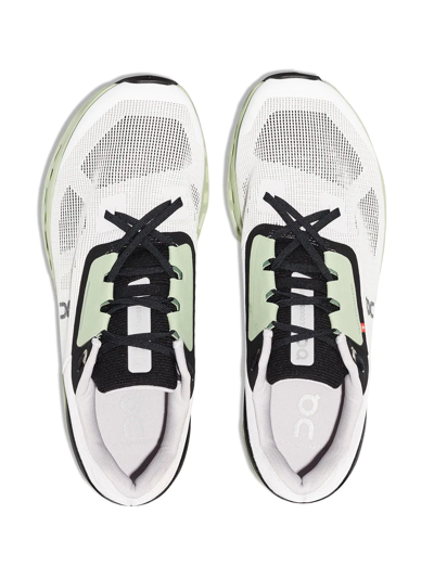 On Running Cloudstratus Low-top Sneakers In Weiss