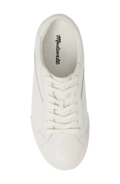 Shop Madewell Sidewalk Low Top Sneaker In Pale Parchment Leather
