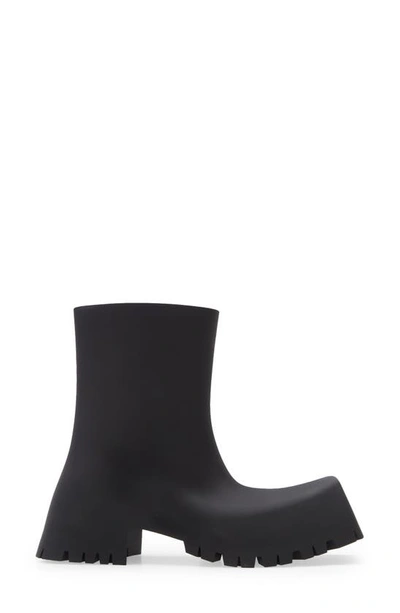 Shop Balenciaga Trooper Rubber Boot In Black