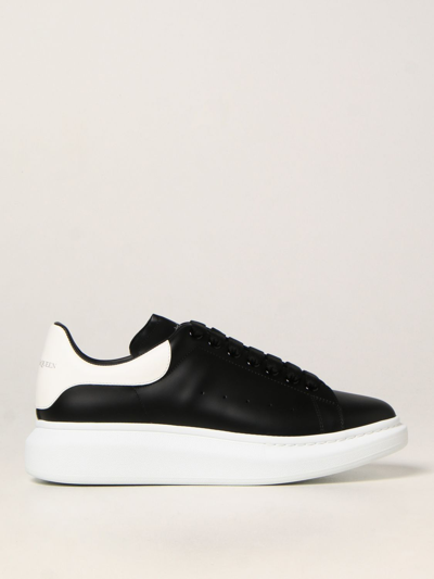 Shop Alexander Mcqueen Larry Smooth Leather Sneakers In Black