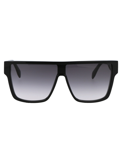 Shop Alexander Mcqueen Eyewear Sunglasses In 001 Black Black Grey