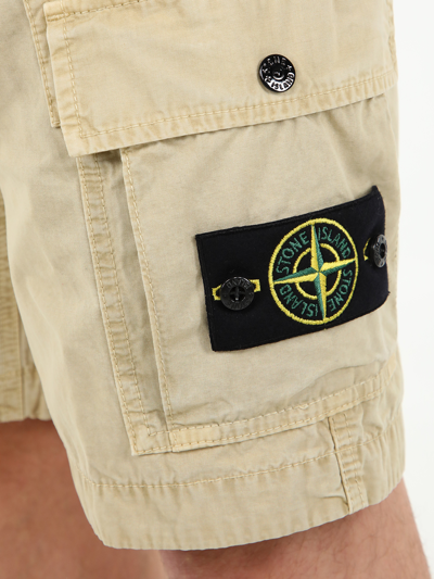 Stone Island Logo Patch Cargo Shorts In Beige