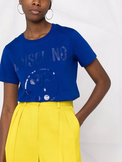 Shop Moschino Double Question Mark-print T-shirt In Blau