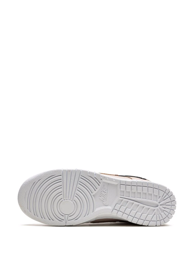 Nike Dunk Low Se Sneakers In Neutrals