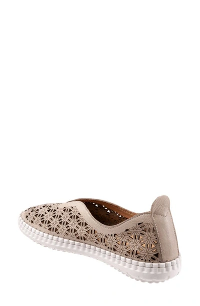 Shop Bueno Daisy Flat In Light Grey