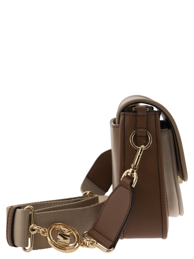 Shop Michael Kors Bradshaw Medium Leather Messenger Bag In Camel