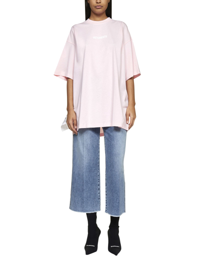 Shop Vetements T-shirt In Baby Pink White