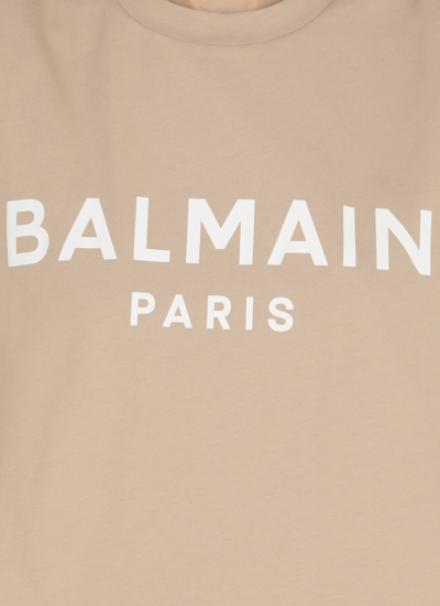 Shop Balmain Logo Cropped T-shirt In Sable/blanc