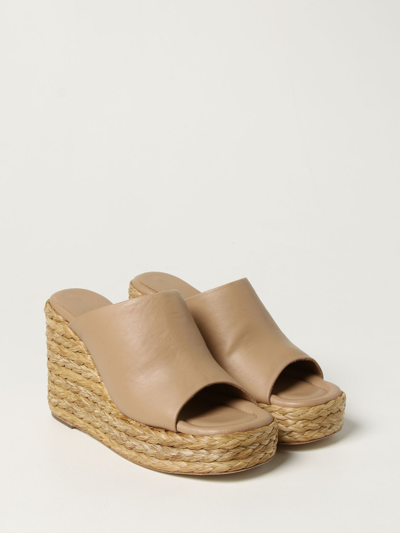 Shop Paloma Barceló Wedge Shoes Tera Paloma Barcel&ograve; Wedge Mules In Raffia And Leather