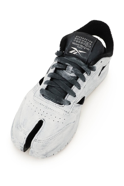 Shop Maison Margiela Mm X Reebok Classic Tabi Decortique Low Sneakers In Handpainted (white)
