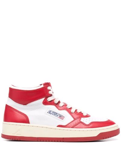 Shop Autry Medalist Mid-top Sneakers In Weiss