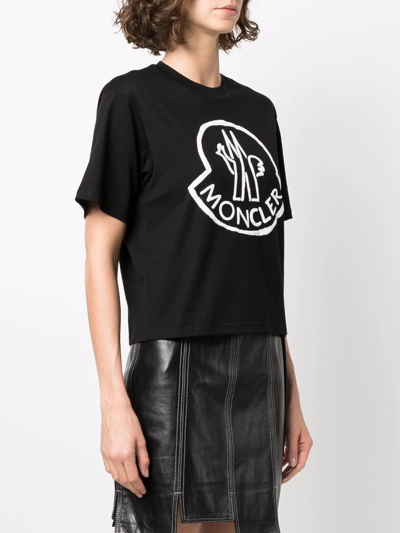 Shop Moncler Logo-print T-shirt In Schwarz