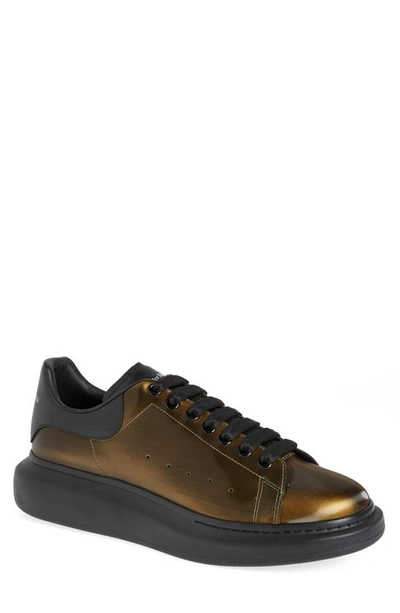 Alexander Mcqueen Oversize Metallic-effect Sneakers In Gold/ Black