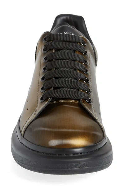 Alexander Mcqueen Oversize Metallic-effect Sneakers In Gold/ Black