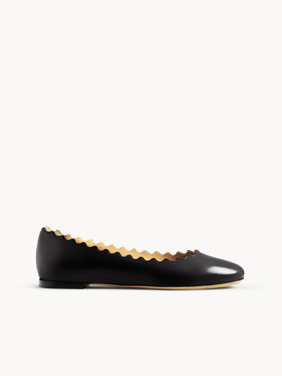 Chloé Lauren Scalloped Patent-leather Ballet Flats In Noir