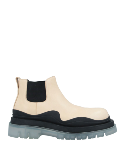 Shop Bottega Veneta Man Ankle Boots Beige Size 6 Calfskin