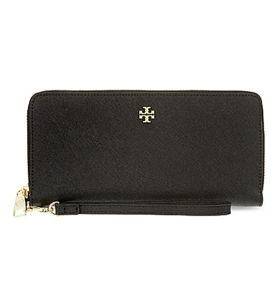 Shop Tory Burch York Leather Zip-around Wallet In Black