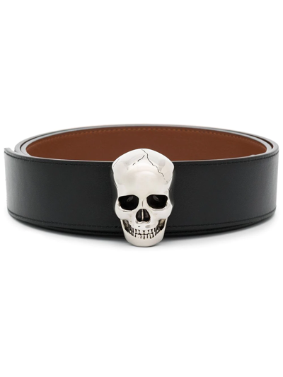 Shop Alexander Mcqueen Skull Reversible Leather Belt In Schwarz