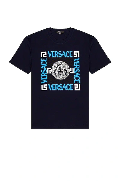 Shop Versace Signature T-shirt In Navy