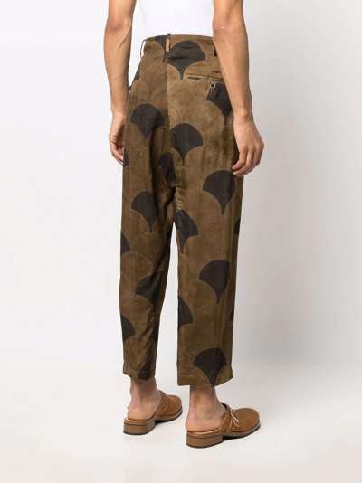 Shop Uma Wang Geometric-print Cropped Trousers In Brown