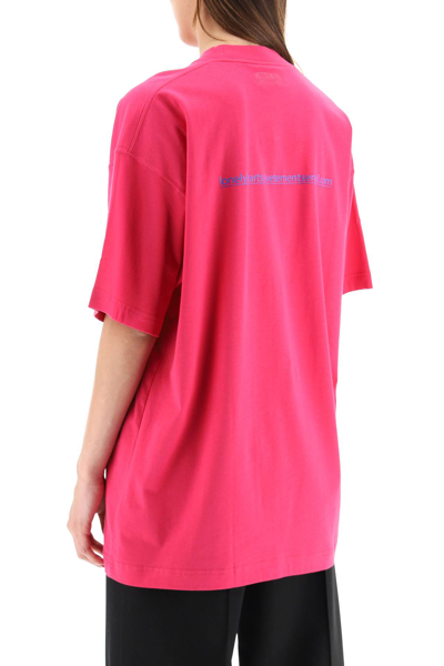 Shop Vetements Single And Ready Print T-shirt In Fuchsia