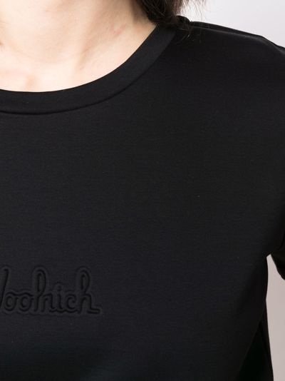 Shop Woolrich Debossed-logo T-shirt In Schwarz