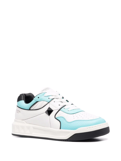 Shop Valentino One Stud Low-top Sneakers In Weiss