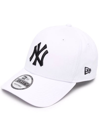 New Era 9forty Adjustable Essentials Cap In White