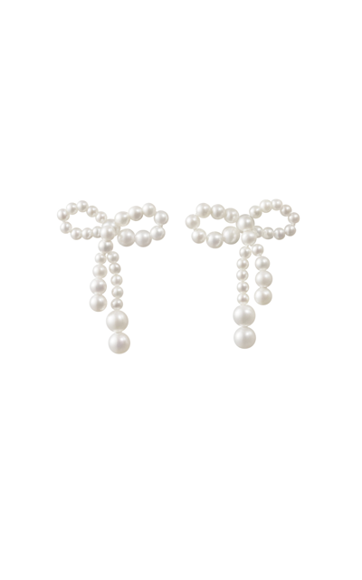 Sophie Bille Brahe Rosette De Perles Small Bow Earrings In Freshwater  Pearls In White | ModeSens